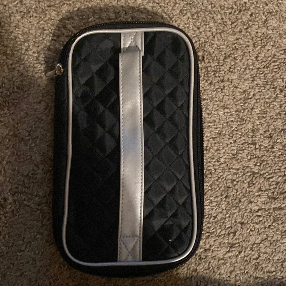Travel makeup brush bag